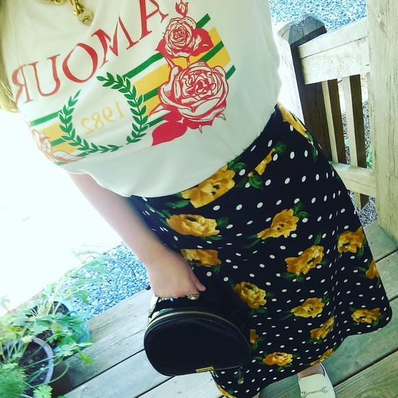 Meet Your Posher - Picture 3 of 8